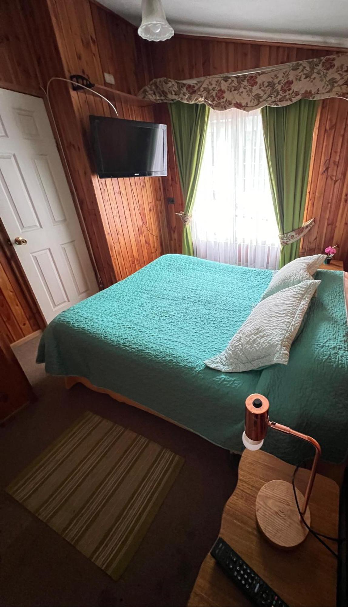 Hostal Feliza Valdivia Exteriör bild